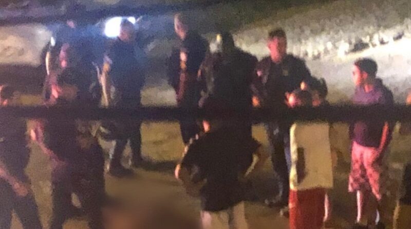 Jovem baleado caminha pela rua e morre em Itaperuna